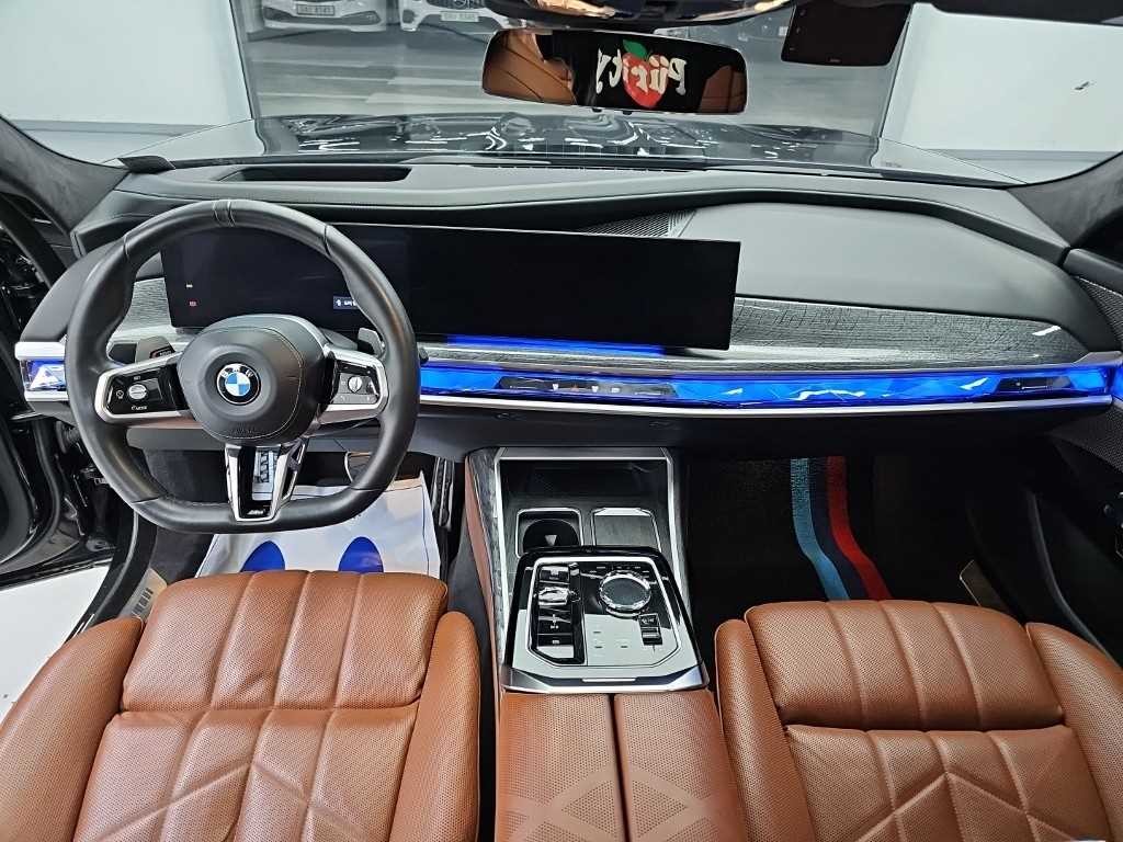 BMW 7시리즈 7시리즈 (G70) 740i sDrive M 스포츠 이미지 7