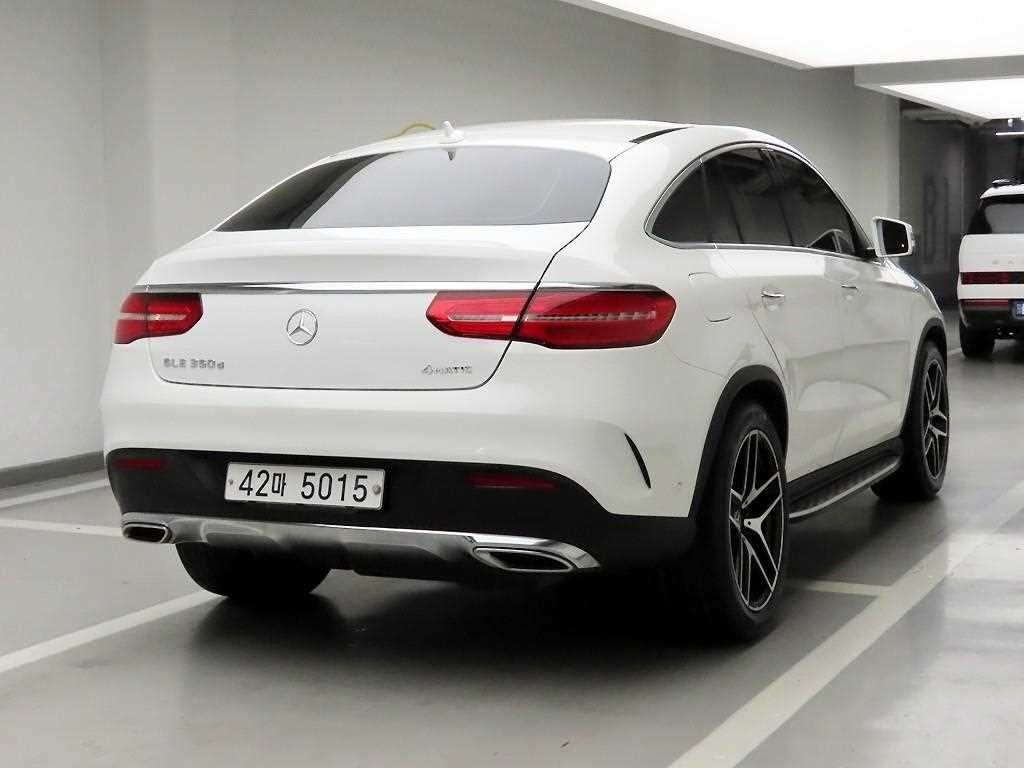 벤츠 GLE 클래스 GLE 클래스 W166 GLE 350 d 4MATIC 쿠페 이미지 4