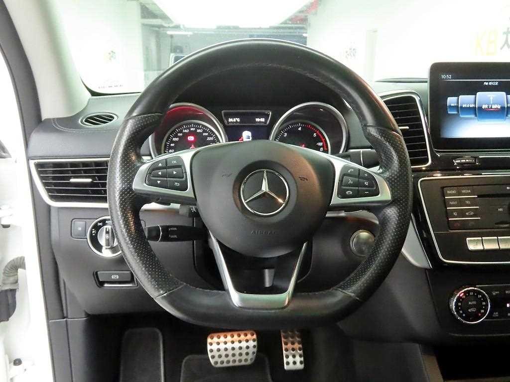 벤츠 GLE 클래스 GLE 클래스 W166 GLE 350 d 4MATIC 쿠페 이미지 8