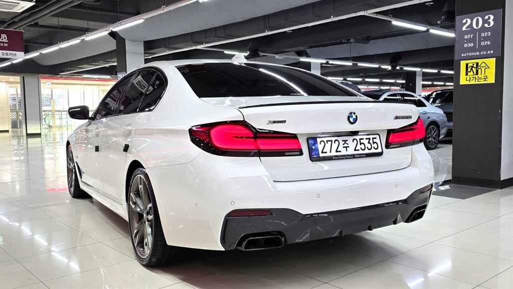 BMW 5시리즈 5시리즈 (G30) M550i xDrive 이미지 16
