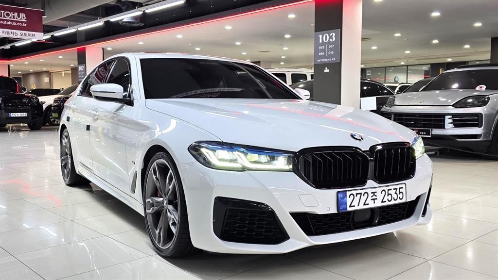 BMW 5시리즈 5시리즈 (G30) M550i xDrive 이미지 18