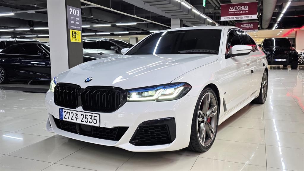 BMW 5시리즈 5시리즈 (G30) M550i xDrive 이미지 19