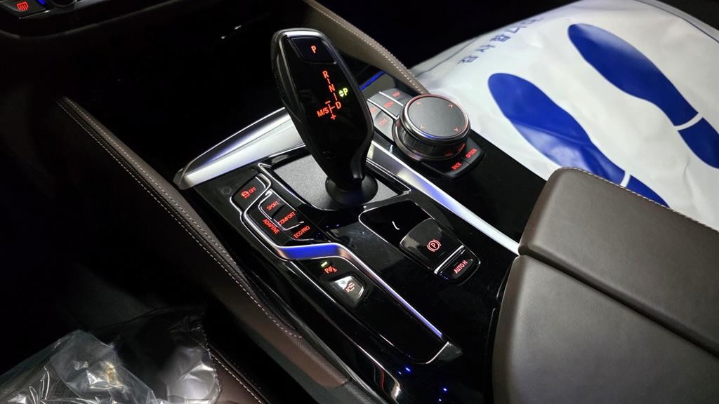 BMW 5시리즈 5시리즈 (G30) M550i xDrive 이미지 2