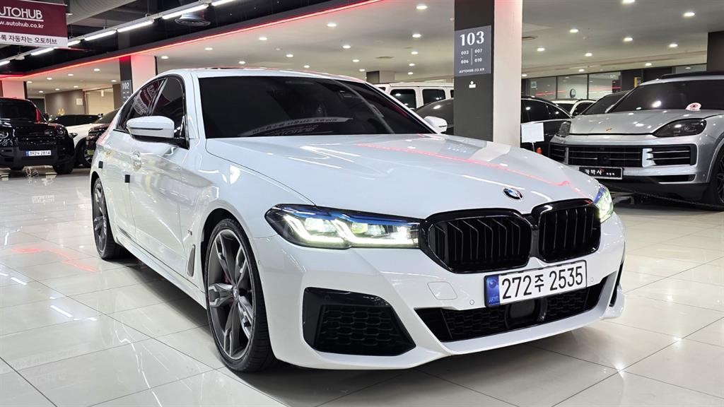BMW 5시리즈 5시리즈 (G30) M550i xDrive 이미지 20