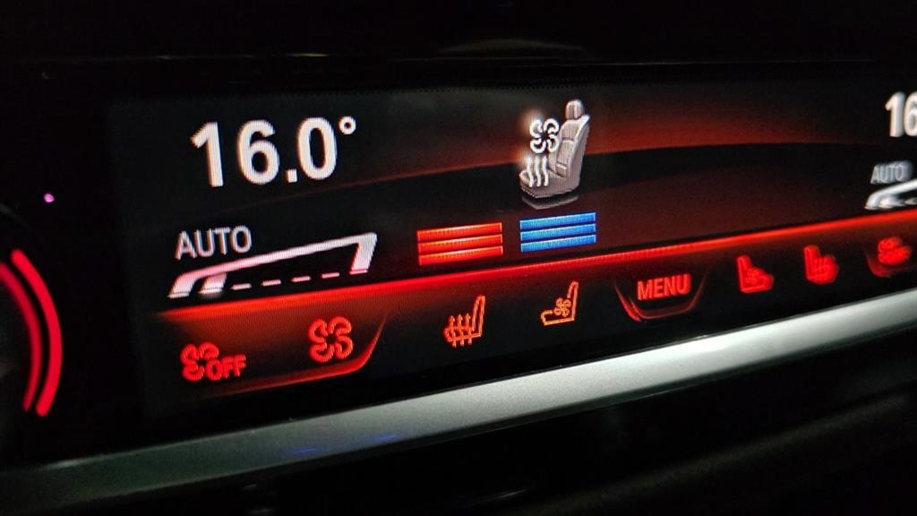 BMW 5시리즈 5시리즈 (G30) M550i xDrive 이미지 3