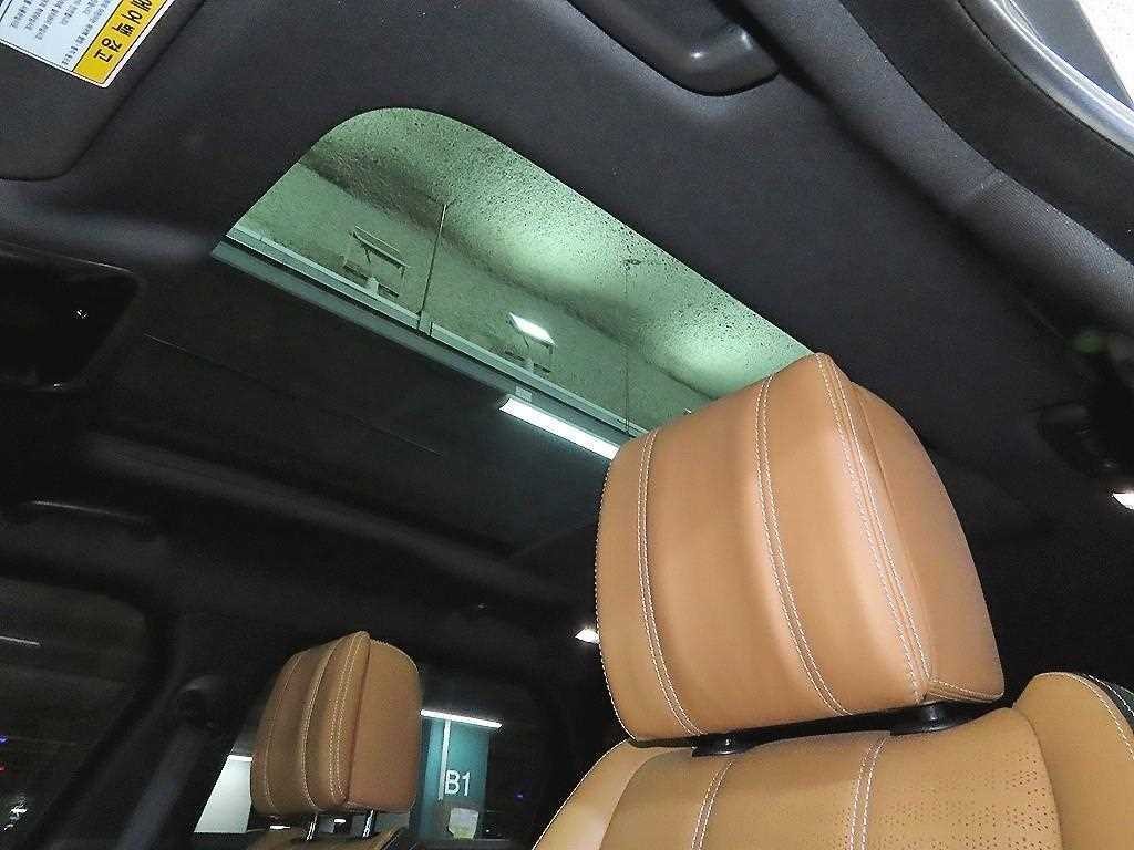랜드로버 레인지로버 벨라 3.0 D300 R-다이나믹 HSE 이미지 15