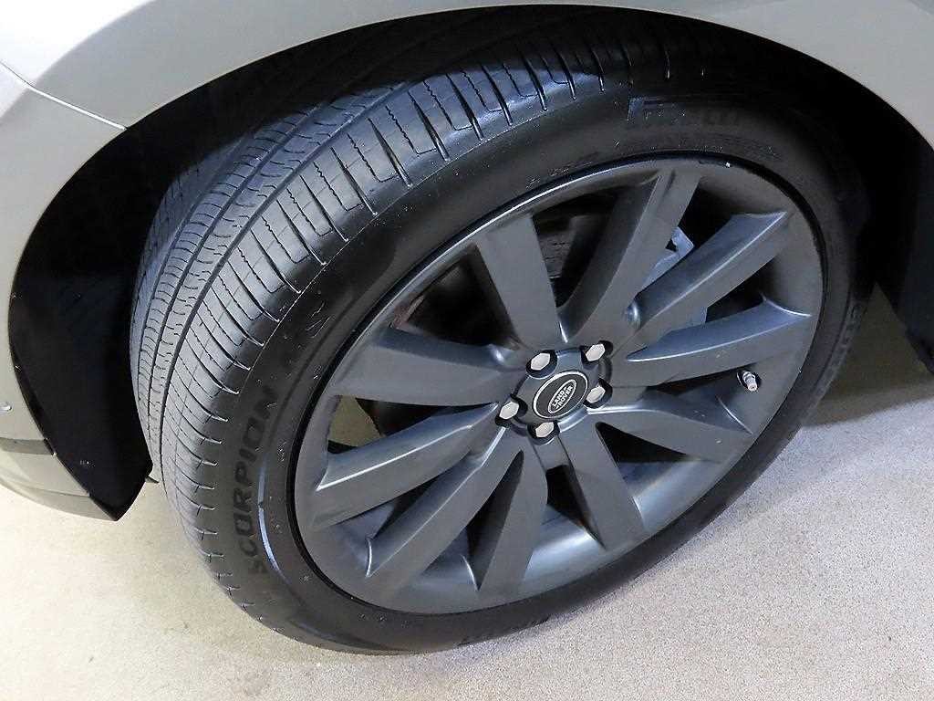 랜드로버 레인지로버 벨라 3.0 D300 R-다이나믹 HSE 이미지 20