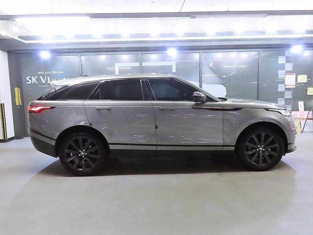 랜드로버 레인지로버 벨라 3.0 D300 R-다이나믹 HSE 이미지 3