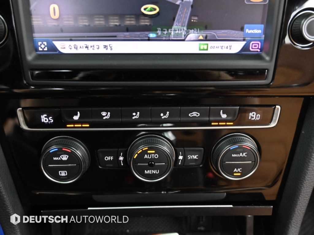 폭스바겐 골프 골프 7세대 2.0 TDI 40TH 에디션 이미지 16