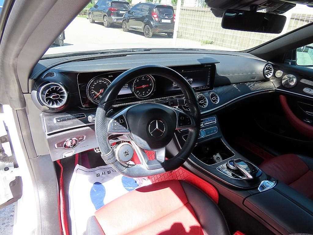 벤츠 E 클래스 E-클래스 W213 E220d 카브리올레 이미지 12