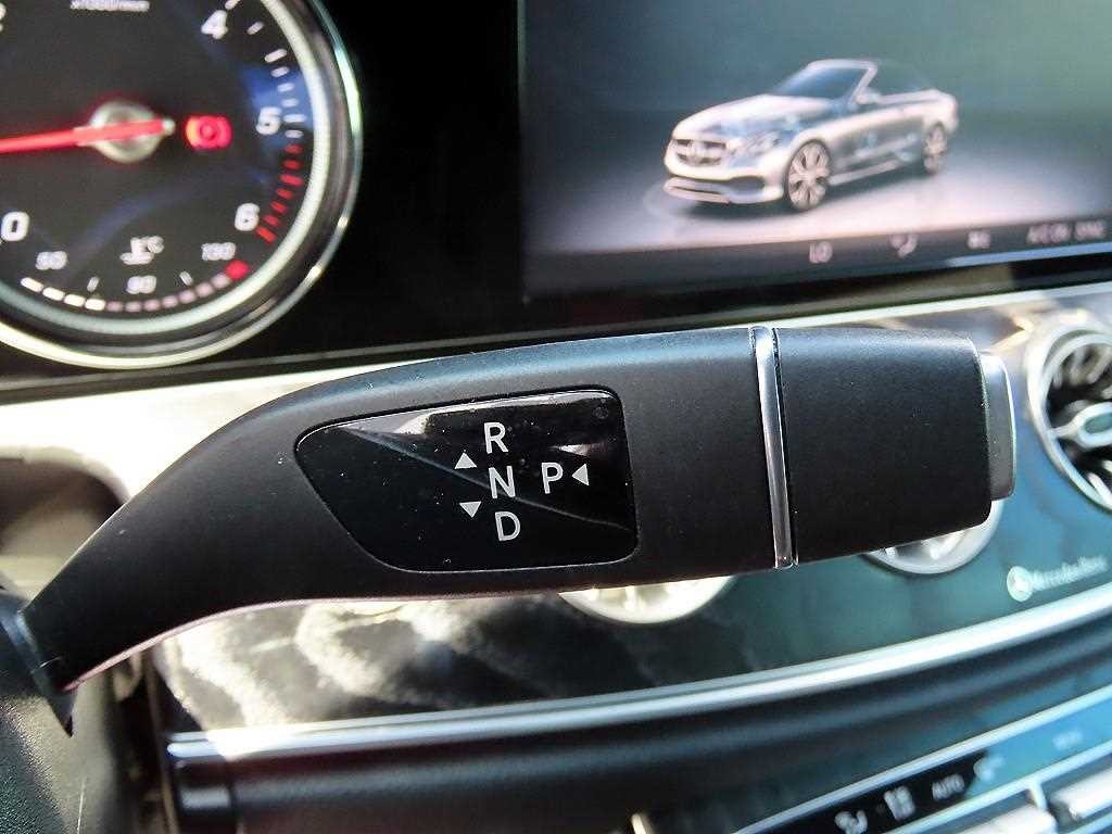 벤츠 E 클래스 E-클래스 W213 E220d 카브리올레 이미지 16