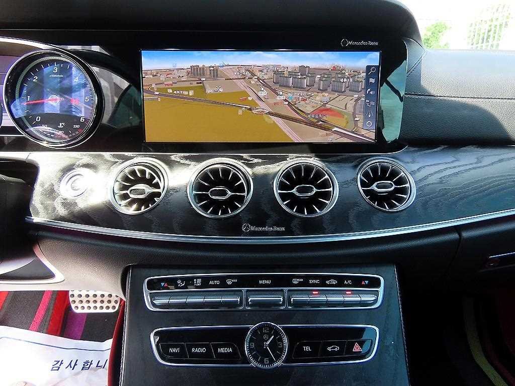 벤츠 E 클래스 E-클래스 W213 E220d 카브리올레 이미지 17
