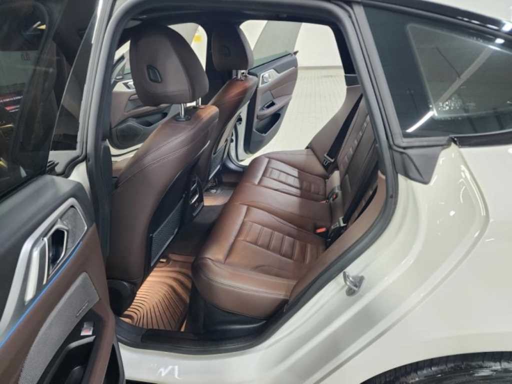 BMW i4 eDrive 40 M 스포츠 프로 이미지 6