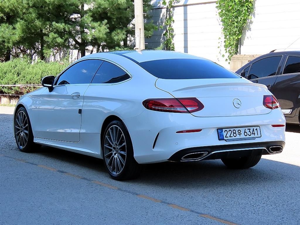 벤츠 C 클래스 C클래스 W206 C200 쿠페 이미지 3