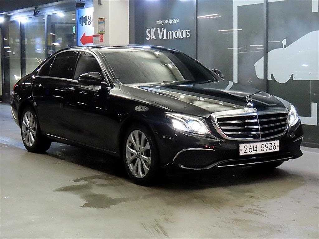 벤츠 E 클래스 E-클래스 W213 E300 4MATIC 익스클루시브 이미지 1