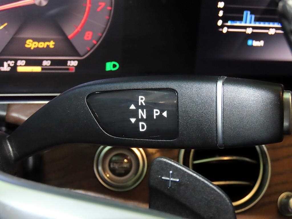 벤츠 E 클래스 E-클래스 W213 E300 4MATIC 익스클루시브 이미지 13