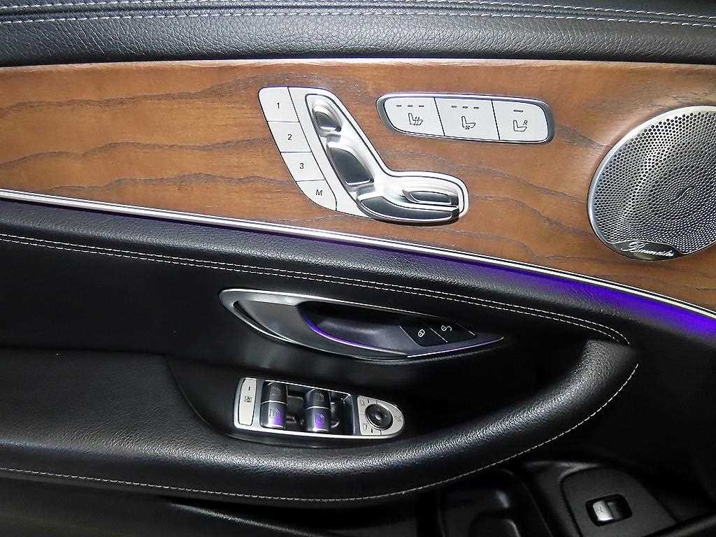 벤츠 E 클래스 E-클래스 W213 E300 4MATIC 익스클루시브 이미지 14