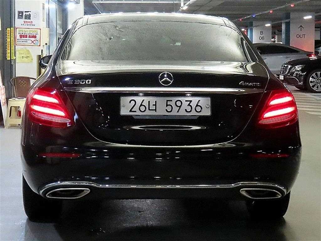 벤츠 E 클래스 E-클래스 W213 E300 4MATIC 익스클루시브 이미지 5