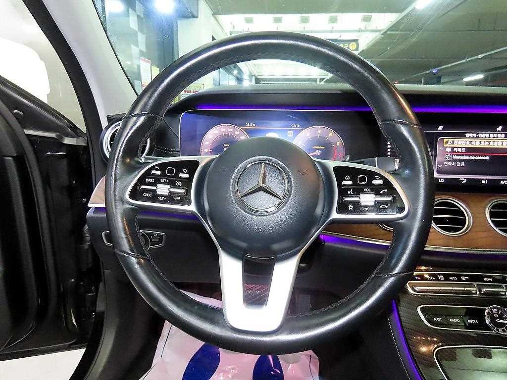 벤츠 E 클래스 E-클래스 W213 E300 4MATIC 익스클루시브 이미지 8