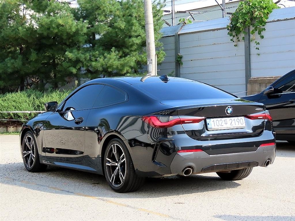 BMW 4시리즈 4시리즈 (G22) 420i 쿠페 M 스포츠 이미지 3