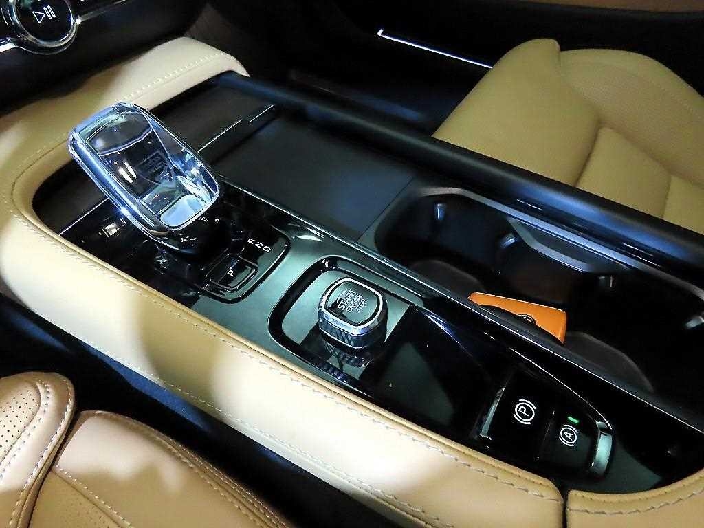 볼보 V90 V90 크로스컨트리 B6 AWD PRO 이미지 12