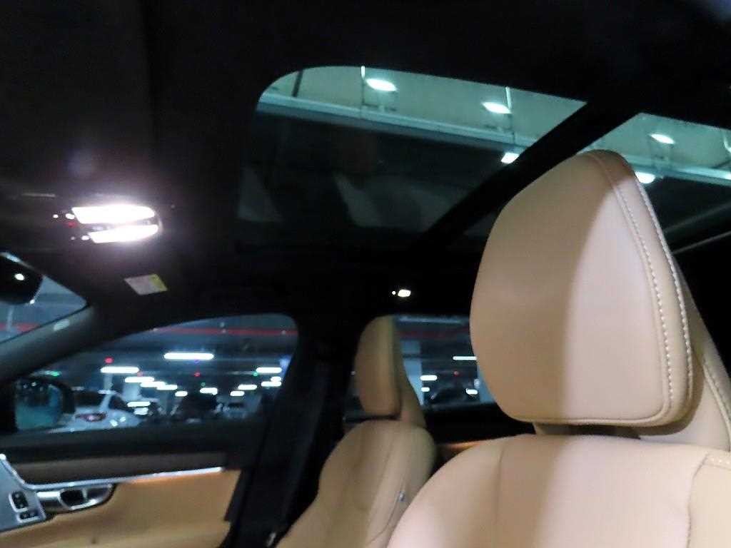 볼보 V90 V90 크로스컨트리 B6 AWD PRO 이미지 15