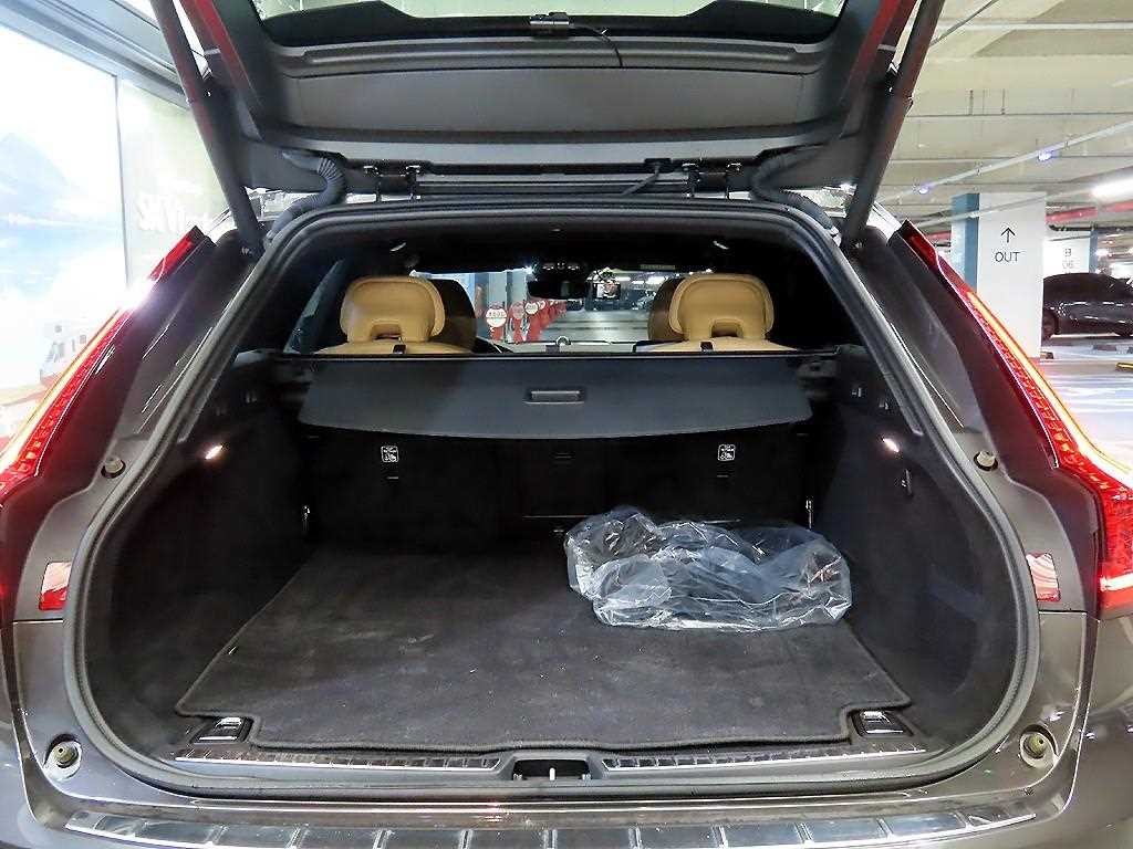 볼보 V90 V90 크로스컨트리 B6 AWD PRO 이미지 16