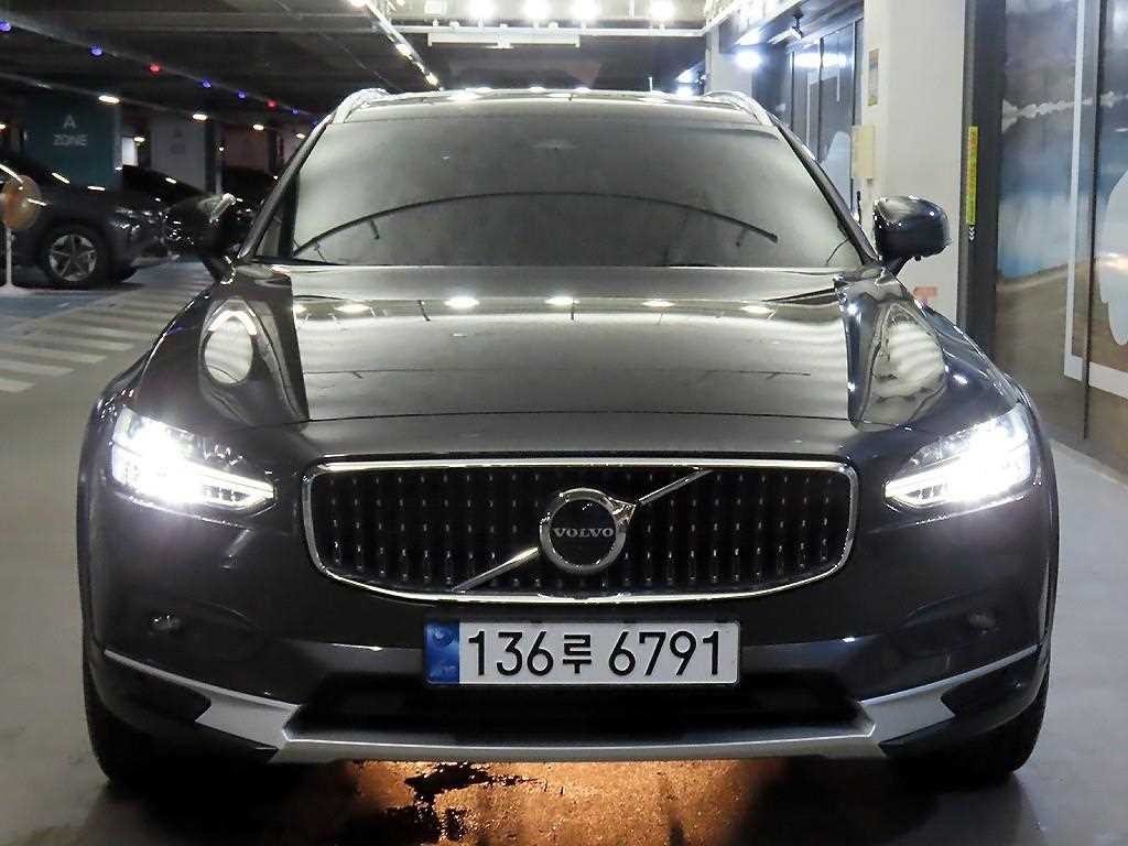 볼보 V90 V90 크로스컨트리 B6 AWD PRO 이미지 2