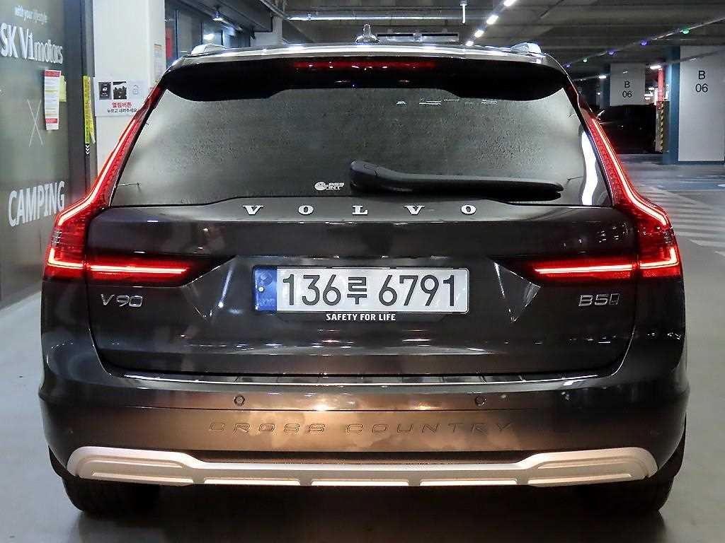 볼보 V90 V90 크로스컨트리 B6 AWD PRO 이미지 5
