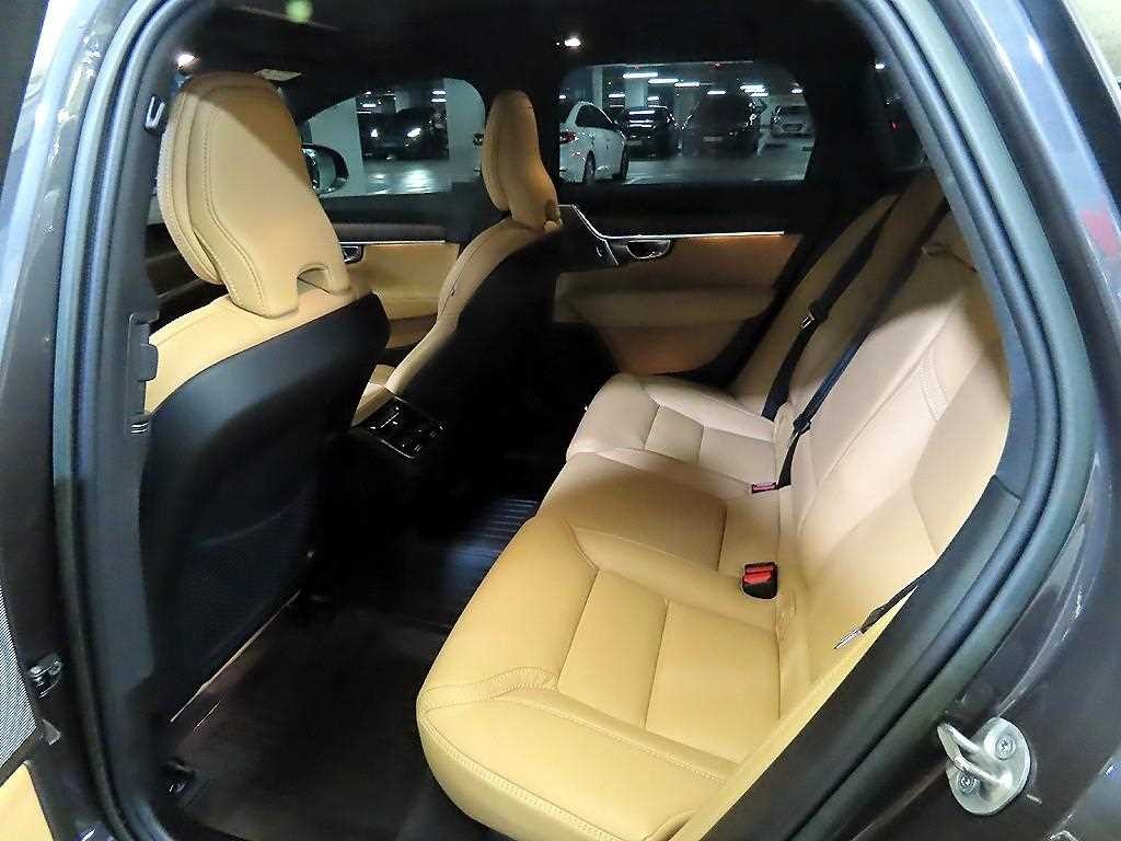 볼보 V90 V90 크로스컨트리 B6 AWD PRO 이미지 7