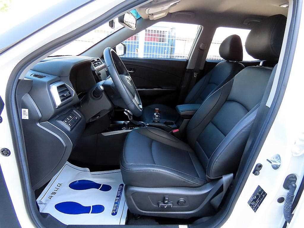 KG모빌리티(쌍용) 티볼리 더 뉴 티볼리 2WD 가솔린 1.6 V1 이미지 5