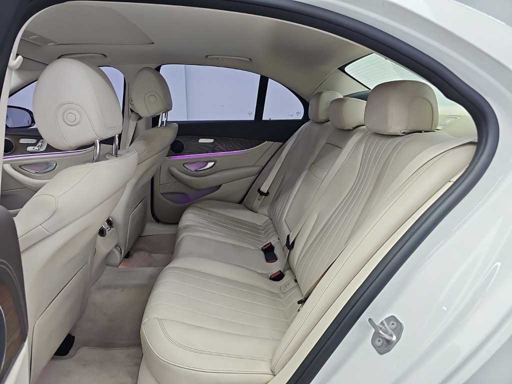 벤츠 E 클래스 E-클래스 W213 E220d 익스클루시브 이미지 12