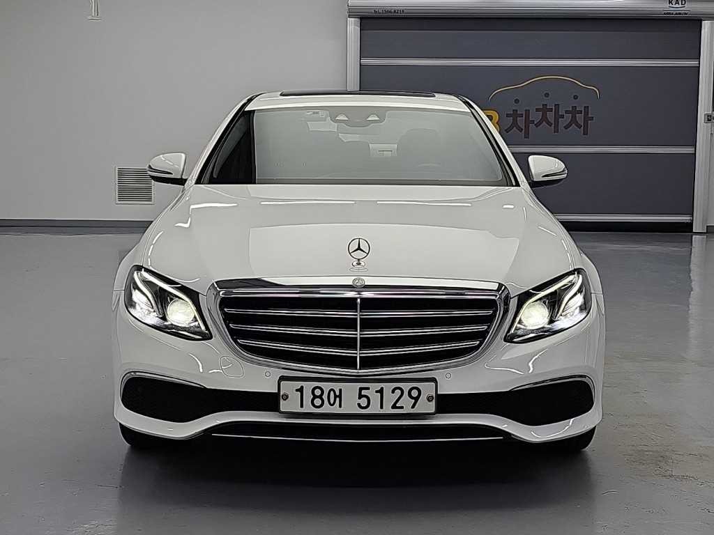 벤츠 E 클래스 E-클래스 W213 E220d 익스클루시브 이미지 2