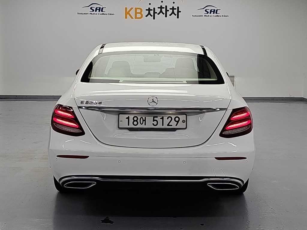 벤츠 E 클래스 E-클래스 W213 E220d 익스클루시브 이미지 3