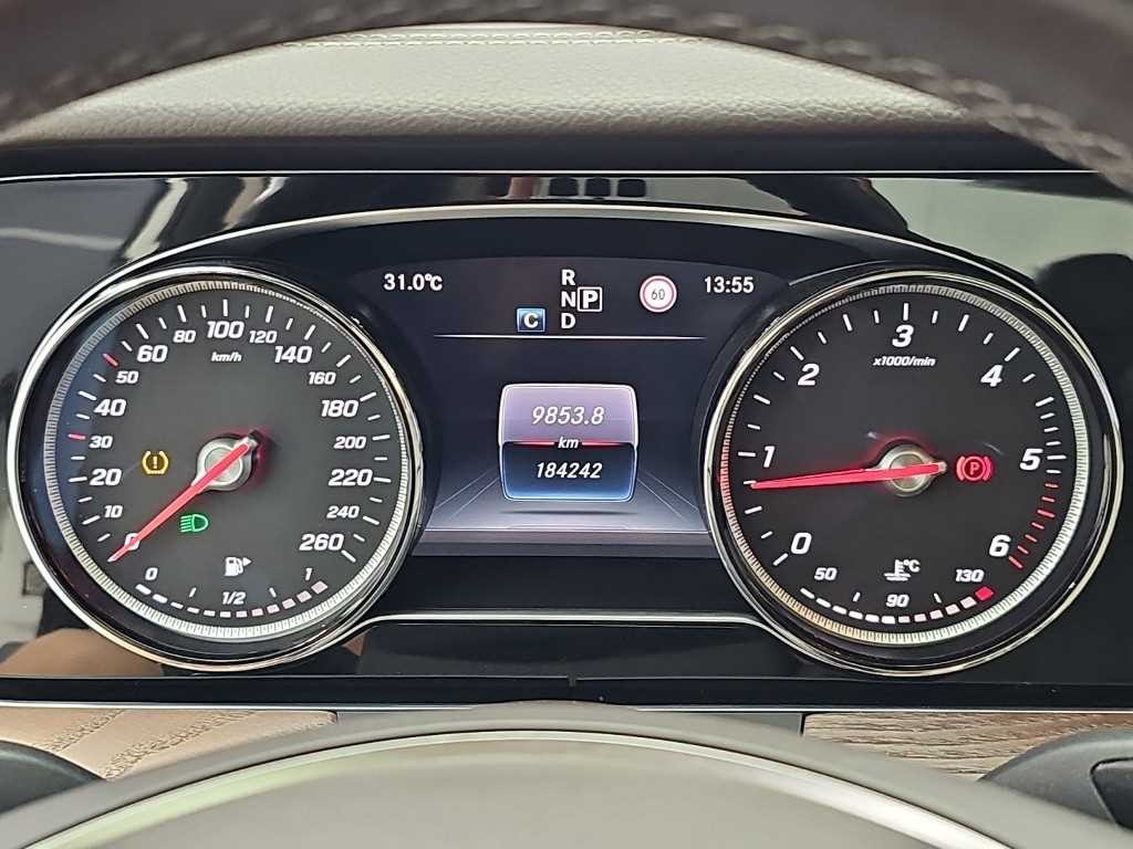 벤츠 E 클래스 E-클래스 W213 E220d 익스클루시브 이미지 6