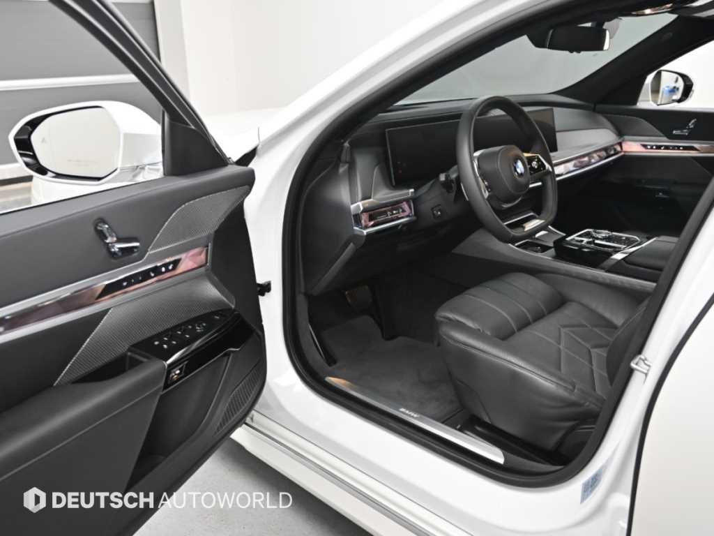 BMW 7시리즈 7시리즈 (G70) 740d xDrive 디자인 퓨어 엑셀런스 이미지 11