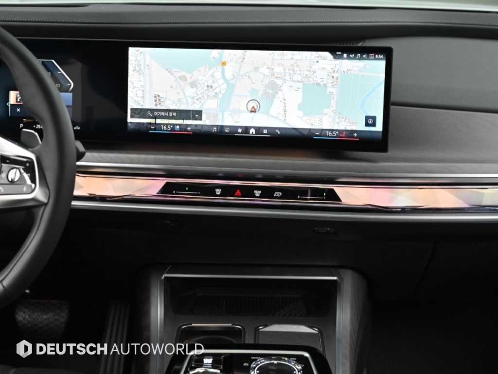 BMW 7시리즈 7시리즈 (G70) 740d xDrive 디자인 퓨어 엑셀런스 이미지 14