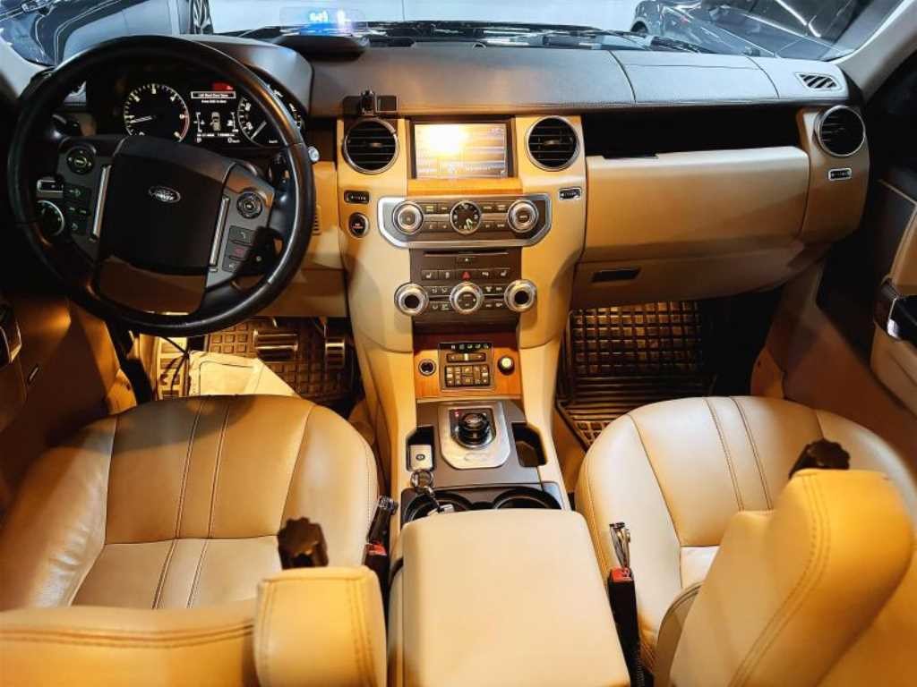 랜드로버 디스커버리 디스커버리4 3.0 SDV6 HSE 이미지 5