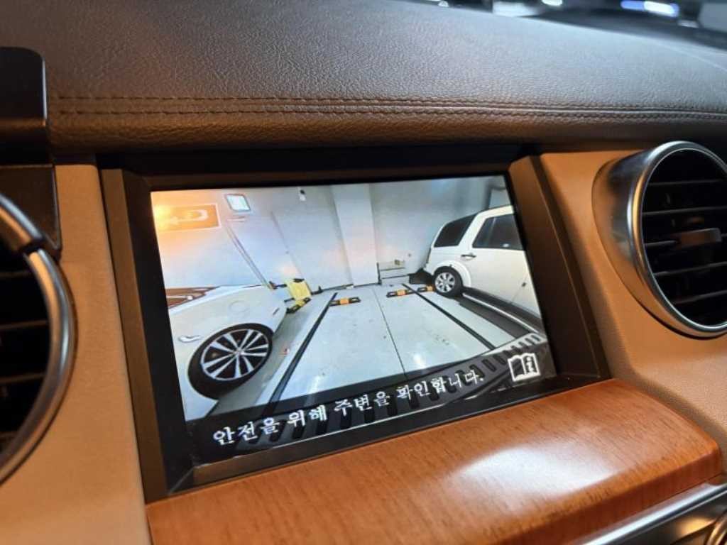 랜드로버 디스커버리 디스커버리4 3.0 SDV6 HSE 이미지 9