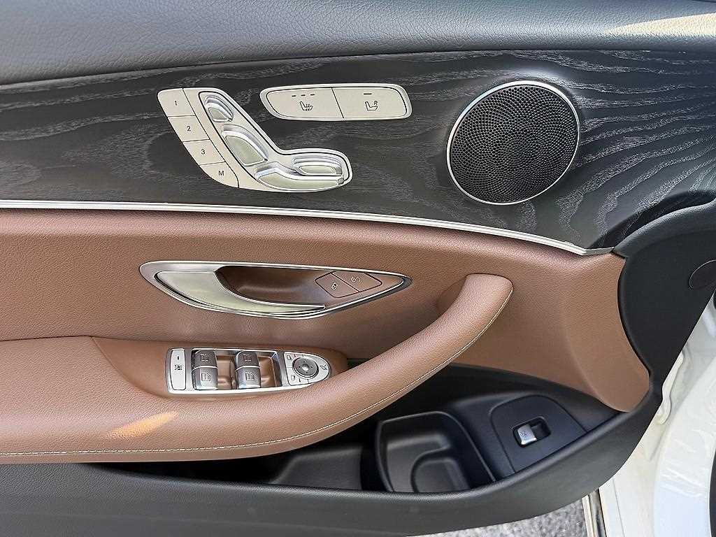 벤츠 E 클래스 E-클래스 W213 E220d 아방가르드 이미지 12