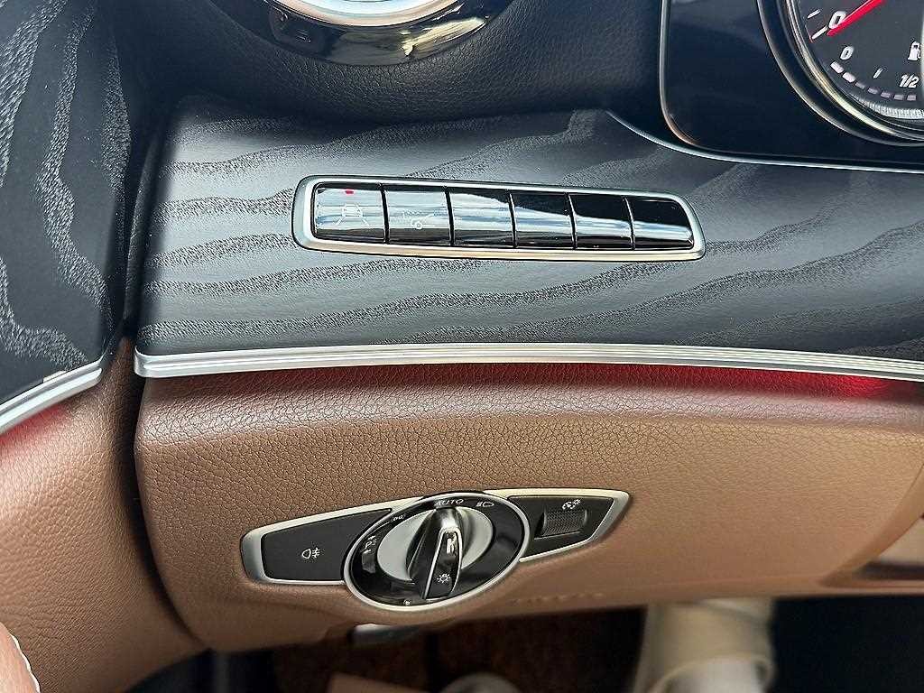 벤츠 E 클래스 E-클래스 W213 E220d 아방가르드 이미지 13