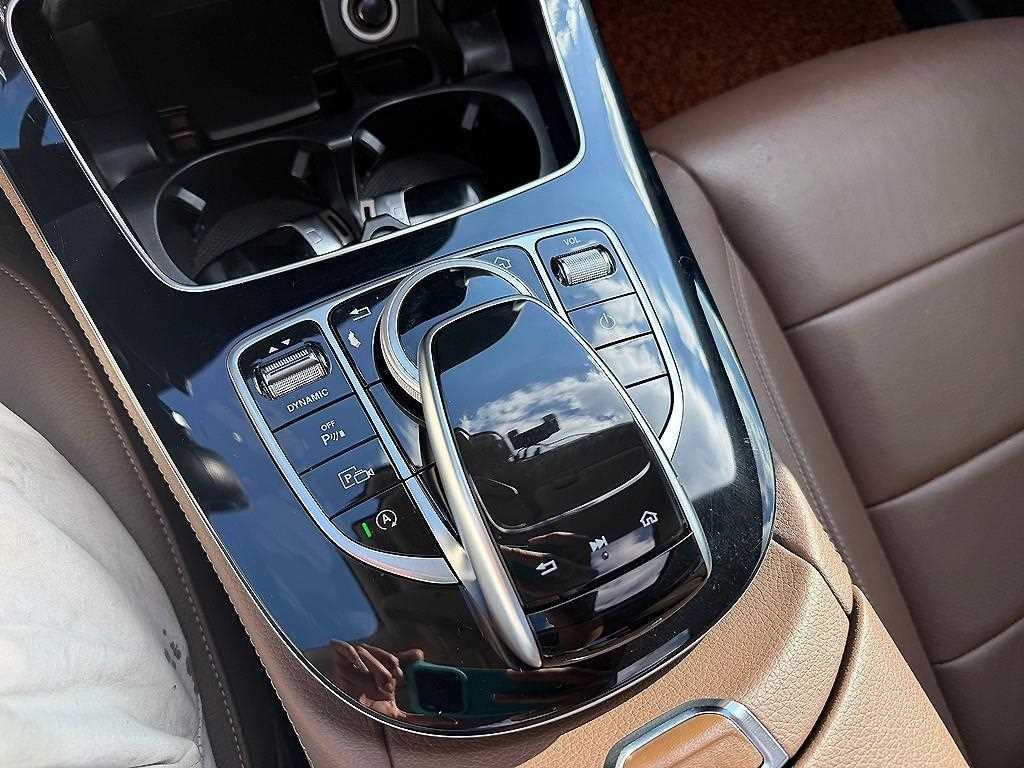 벤츠 E 클래스 E-클래스 W213 E220d 아방가르드 이미지 14