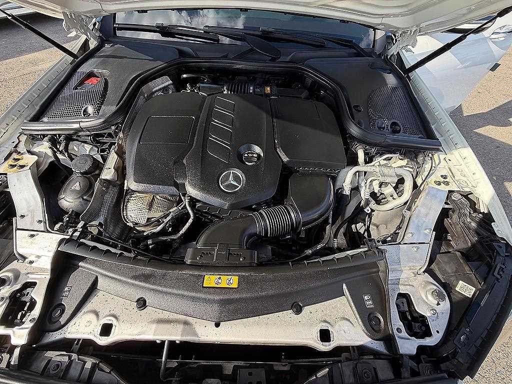 벤츠 E 클래스 E-클래스 W213 E220d 아방가르드 이미지 19