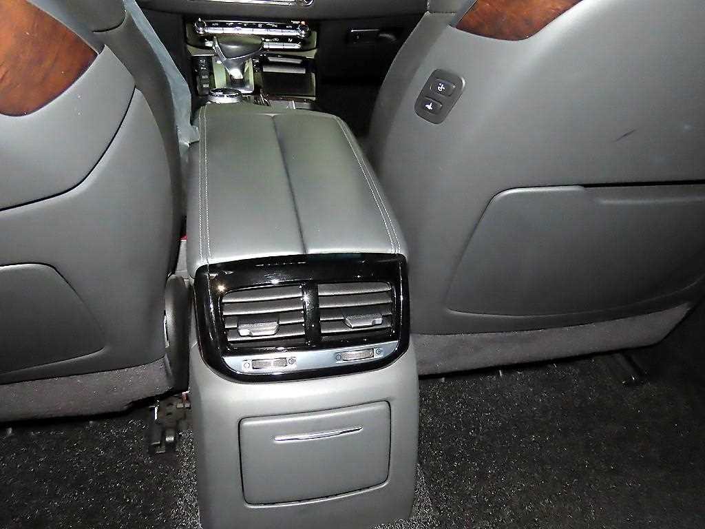 제네시스 EQ900 3.8 GDI AWD 프리미엄 럭셔리 이미지 16