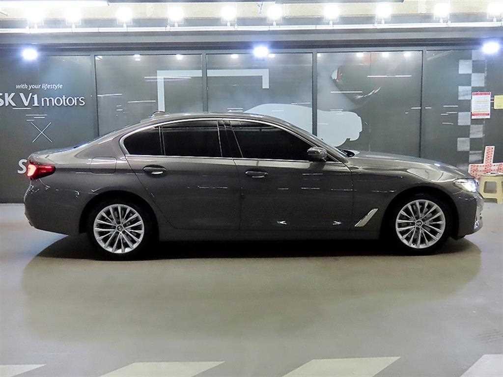 BMW 5시리즈 5시리즈 (G30) 530e 럭셔리 이미지 3