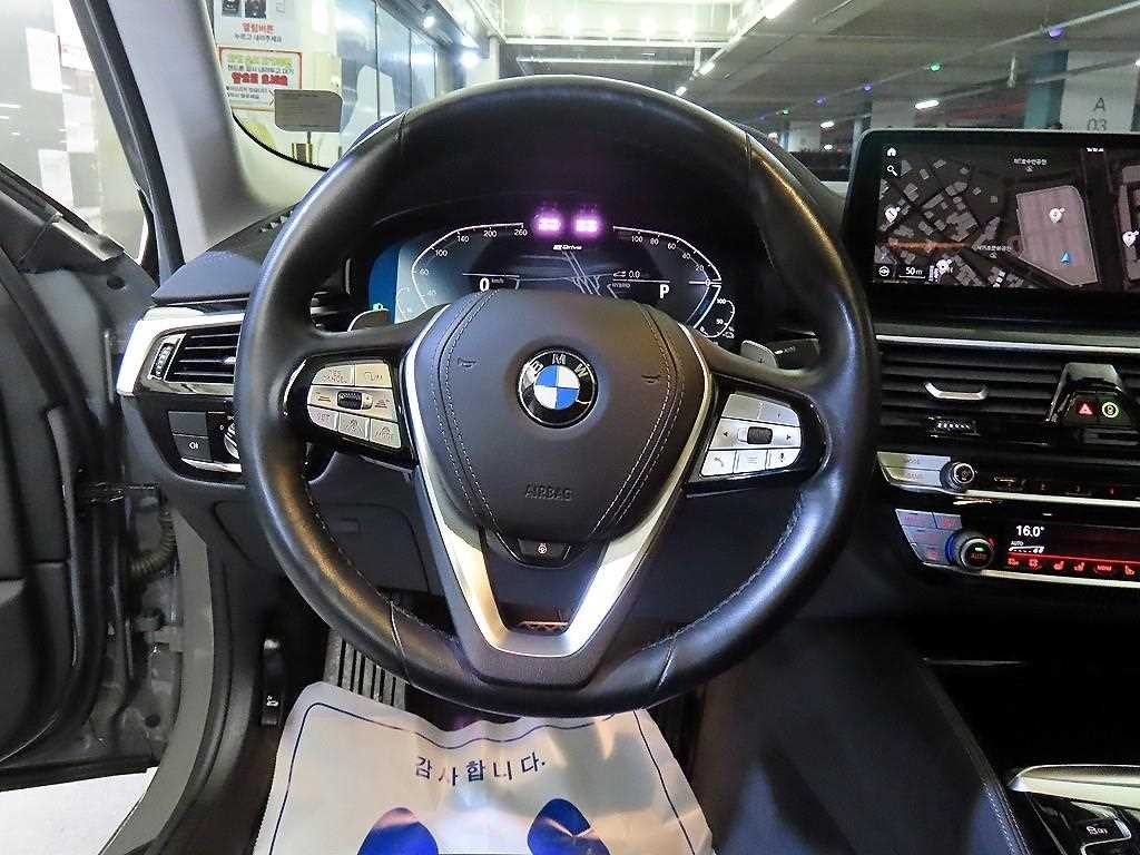 BMW 5시리즈 5시리즈 (G30) 530e 럭셔리 이미지 8