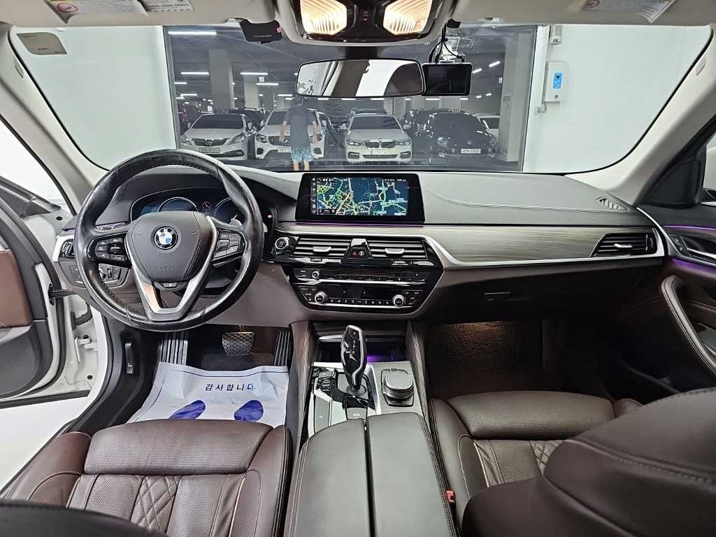 BMW 5시리즈 5시리즈 (G30) 530i 럭셔리 플러스 이미지 8
