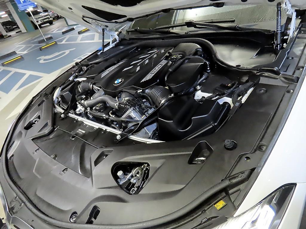 BMW 8시리즈 8시리즈 (G15) M850i xDrive 그란 쿠페 이미지 19