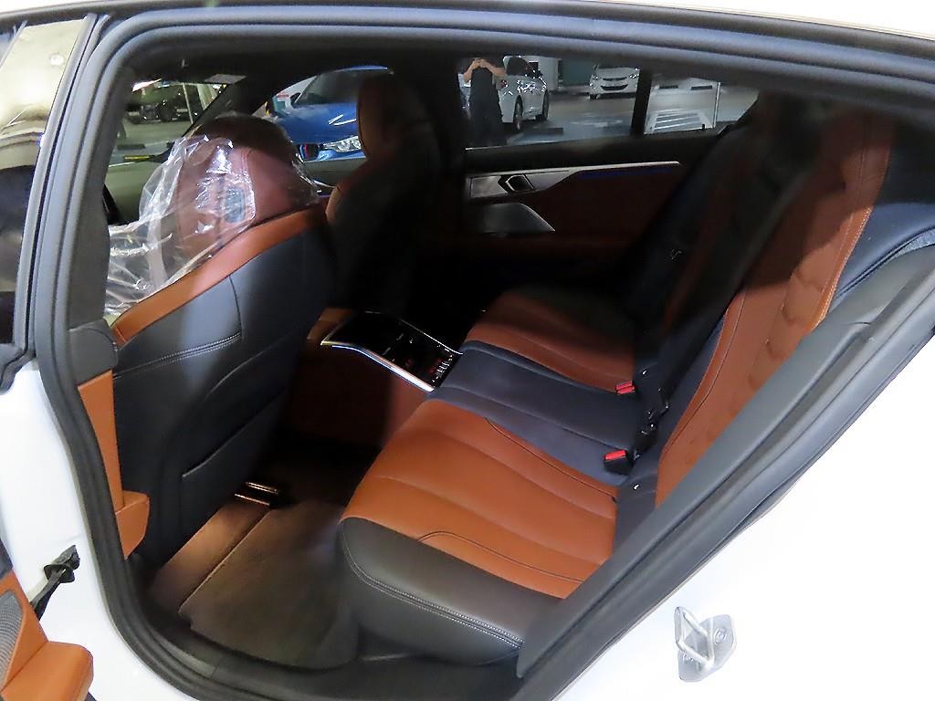 BMW 8시리즈 8시리즈 (G15) M850i xDrive 그란 쿠페 이미지 7