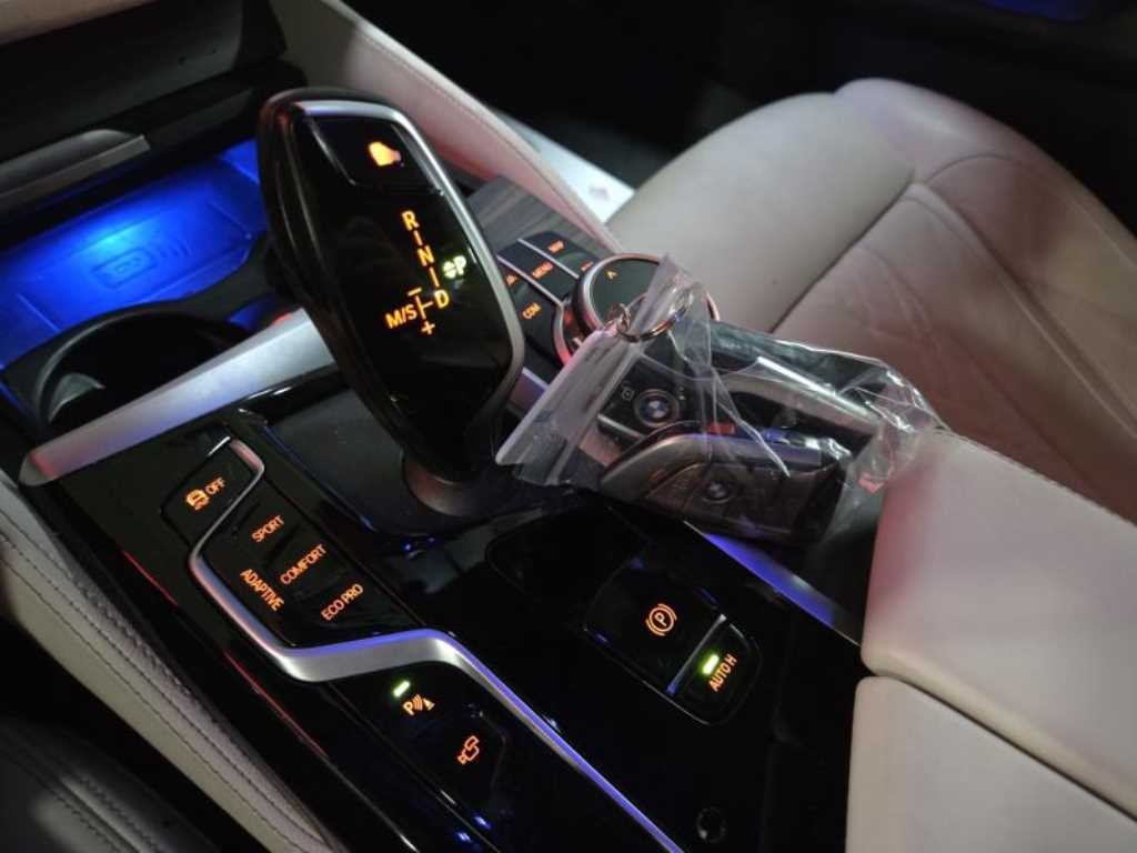 BMW 5시리즈 5시리즈 (G30) M550i xDrive 이미지 12
